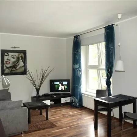 アパート Grand Tourist Apartament Falcon *