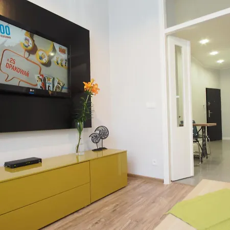 Grand Tourist Apartament Falcon アパート *