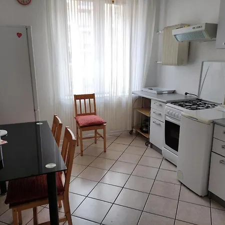 Grand Tourist Apartament Falcon アパート *